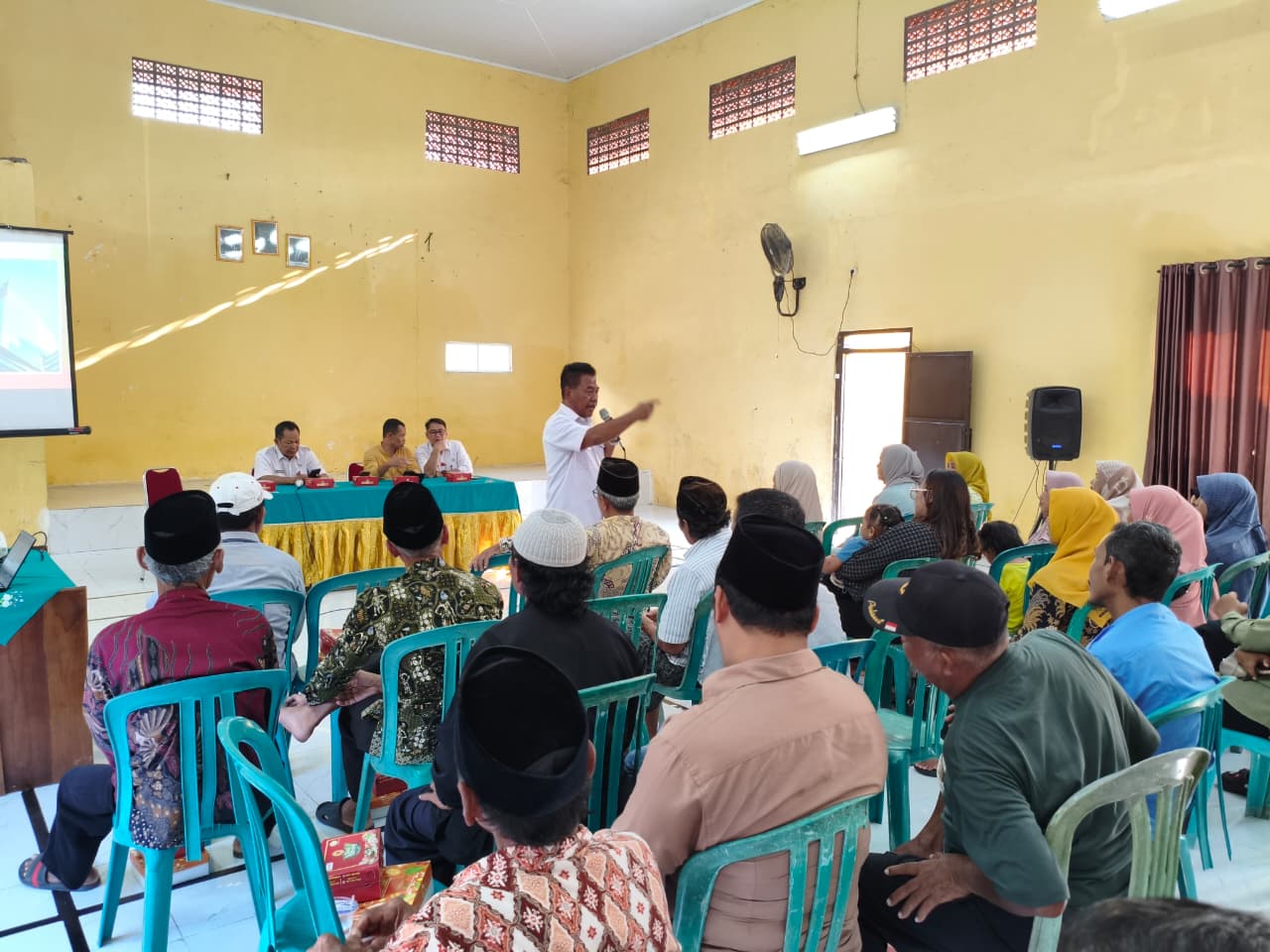 Diskominfo Semarang Perkuat Ekonomi Warga Penggaron Lor Melalui Pelatihan Digital Marketing